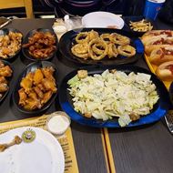 صورة US Eagle Sports Restaurant 